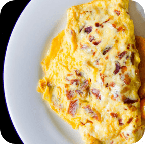 Tortilla francesa con chorizo recién hecho